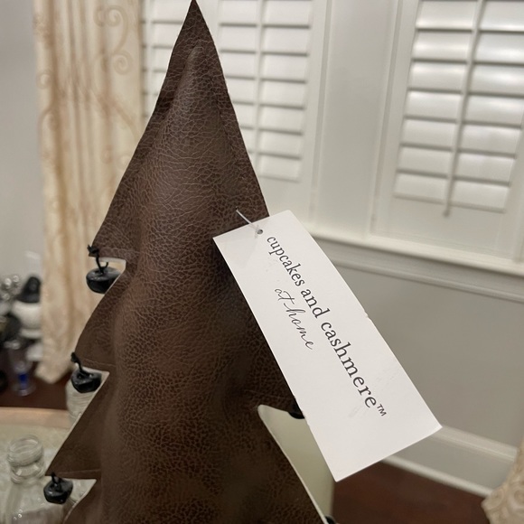 Cupcakes and cashmere “faux leather” CHOCOLATE BROWN Christmas trees. - Picture 2 of 6